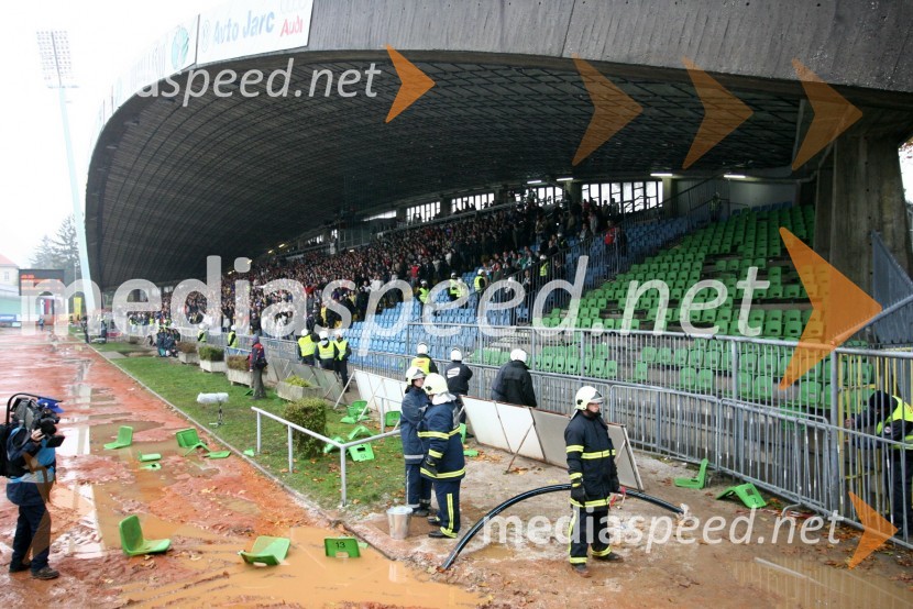 Tribuna
Nogometna tekma, Slovenski pokal, NK Maribor proti NK Olimpija