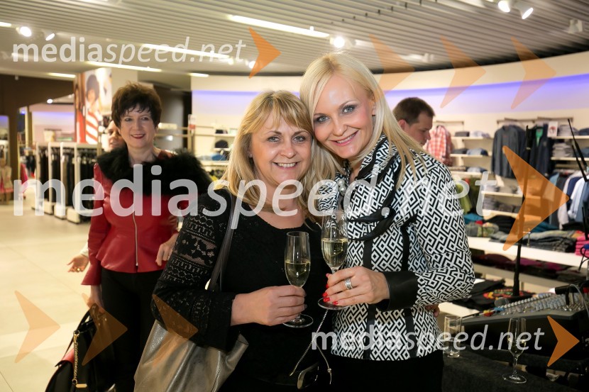  Nada Šepec, koordinator maloprodajne mreže, divizija Modiana, Mercator; dr. Jerneja Jager, izvršna direktorica divizije Modiana, Mercator d.d.Predstavitev ponudbe moških oblačil sezone pomlad-poletje v blagovnici Maxi