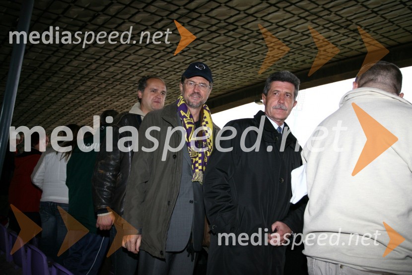 ..., Lojze Peterle, evroposlanec in kandidat za predsednika RS in Drago Cotar, predsednik uprave Zavarovalnice MariborNogometna tekma, Slovenski pokal, NK Maribor proti NK Olimpija