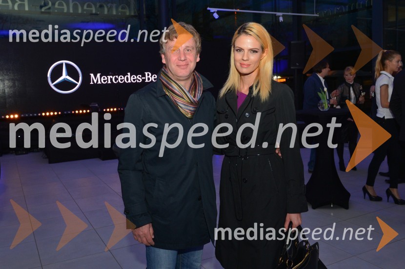  Tomaž Kralj, podjetnik;  Sabina Remar, manekenkaMercedes-Benz razred E, VIP predstavitev