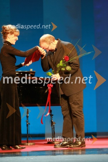 Vesna Jurca Tadel, članica strokovne žirije 42. Borštnikovega srečanja in Stanislav Moša, režiser predstave Kabaret, ki je dobila nagrado za estetski preboj42. Borštnikovo srečanje 2007, podelitev Borštnikovovega prstana