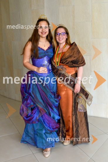  Sara Stadler, Vinska kraljica Slovenije 2016;  Urška Bračko, Mariborska vinska kraljica (2014 - 2016)Viteška svečanost ob ustanovitvi Legature za Pomurje