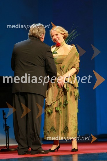 Tone Partljič, predsednik Sveta Borštnikovega srečanja in Jette Ostan Vejrup, igralka in dobitnica nagrade za igro42. Borštnikovo srečanje 2007, podelitev Borštnikovovega prstana