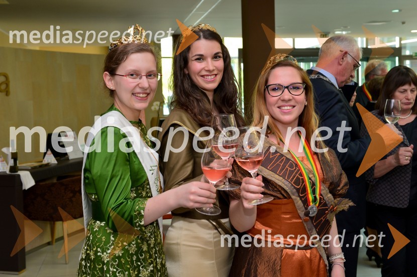  ... ;  ... ;  Urška Bračko, Mariborska vinska kraljica (2014 - 2016)Viteška svečanost ob ustanovitvi Legature za Pomurje
