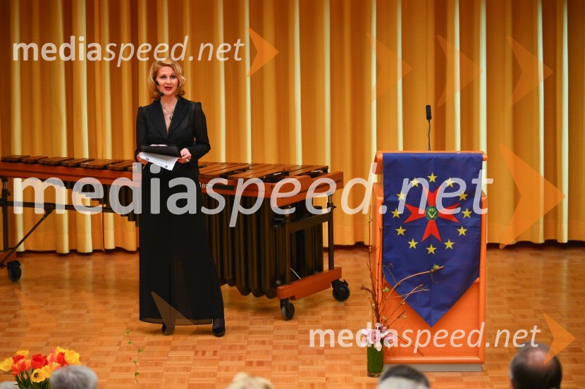 mag. Norma Bale, pisateljica, direktorica KultproturViteška svečanost ob ustanovitvi Legature za Pomurje