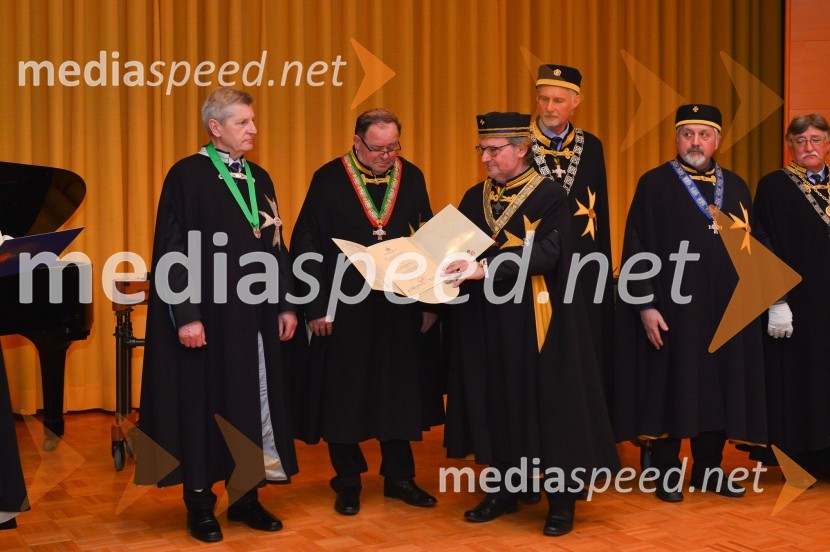  Andrej Šajnovič, Drugi legat, Legatura za Pomurje, Evropski red vitezov vina, Konzulat za Sloveniijo;  Ignac Naci Rajh, Gostilna Rajh, Bakovci; Prvi legat Legature za Pomurje, Evropski red vitezov vina, Konzulat za Slovenijo ;  Gerhard Plaschke, senatni vicekonzul, Evropski red vitezov vinaViteška svečanost ob ustanovitvi Legature za Pomurje