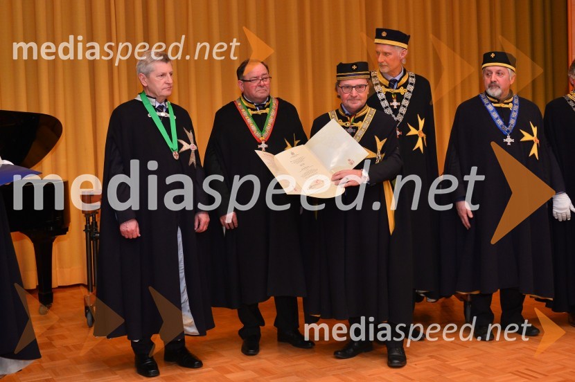  Andrej Šajnovič, Drugi legat, Legatura za Pomurje, Evropski red vitezov vina, Konzulat za Sloveniijo;  Ignac Naci Rajh, Gostilna Rajh, Bakovci; Prvi legat Legature za Pomurje, Evropski red vitezov vina, Konzulat za Slovenijo ;  Gerhard Plaschke, senatni vicekonzul, Evropski red vitezov vinaViteška svečanost ob ustanovitvi Legature za Pomurje