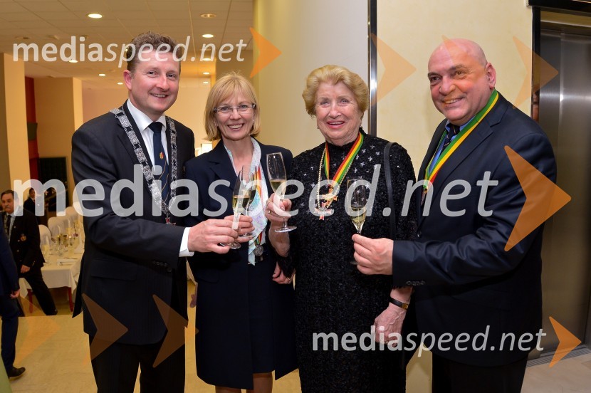  Danilo Steyer,  Steyer Vina; redovni enolog, Legatura za Pomurje, Evropski red vitezov vina, Konzulat za Slovenijo ;  ... ;  ... ;  ... Viteška svečanost ob ustanovitvi Legature za Pomurje