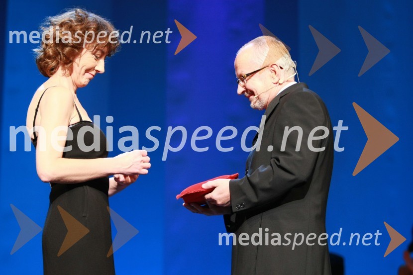 Silva Čušin, igralka in dobitnica Borštnikovega prstana 2007 in Peter Ternovšek, igralec in dobitnik Borštnikovega prstana 200642. Borštnikovo srečanje 2007, podelitev Borštnikovovega prstana