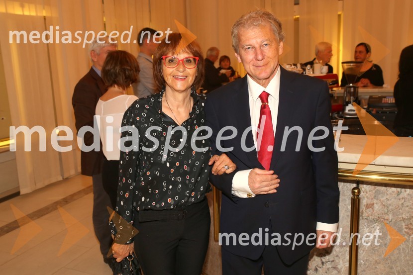  Andreja Kračun, predsednica, Dobrodelno združenje Koraki za korakce; dr. Davorin Kračun, v.d. dekan, Ekonomsko-poslovna fakulteta, Univerza v MariboruGusar, premiera baleta SNG Maribor