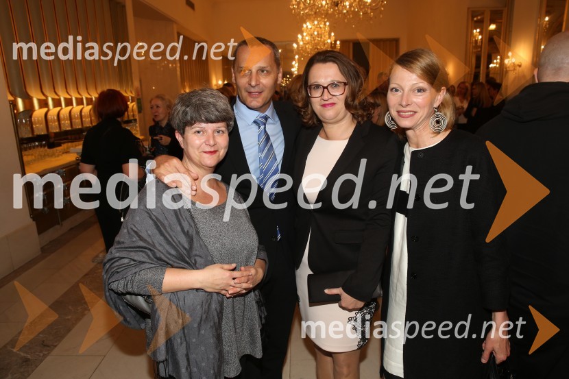  Mojca Redjko, direktorica in umetniška vodja, Lutkovno gledališče Maribor;  Danilo Rošker, direktor SNG Maribor;  Lidija Divjak Mirnik, direktorica Študentskih domov UM, mestna svetnica MOM (LPR);  Nataša  Matješec Rošker,  igralkaGusar, premiera baleta SNG Maribor