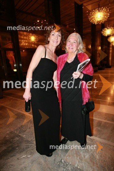 Silva Čušin, igralka in dobitnica Borštnikovega prstana 2007 in Štefka Drolc, igralka - dobitnica Borštnikovega prstana 198342. Borštnikovo srečanje 2007, podelitev Borštnikovovega prstana