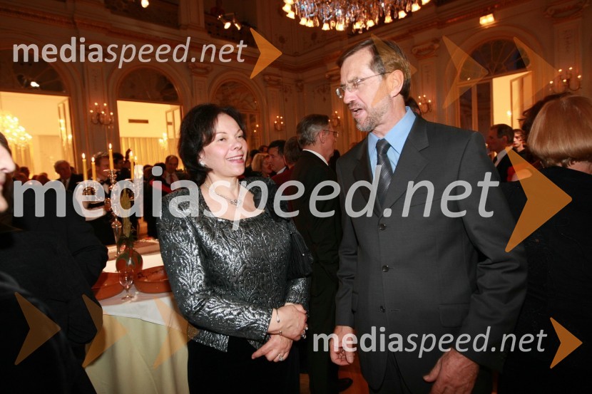 Barbara Türk, soproga Danila Türka, kandidat za predsednika RS in Lojze Peterle, evroposlanec in kandidat za predsednika RS42. Borštnikovo srečanje 2007, podelitev Borštnikovovega prstana