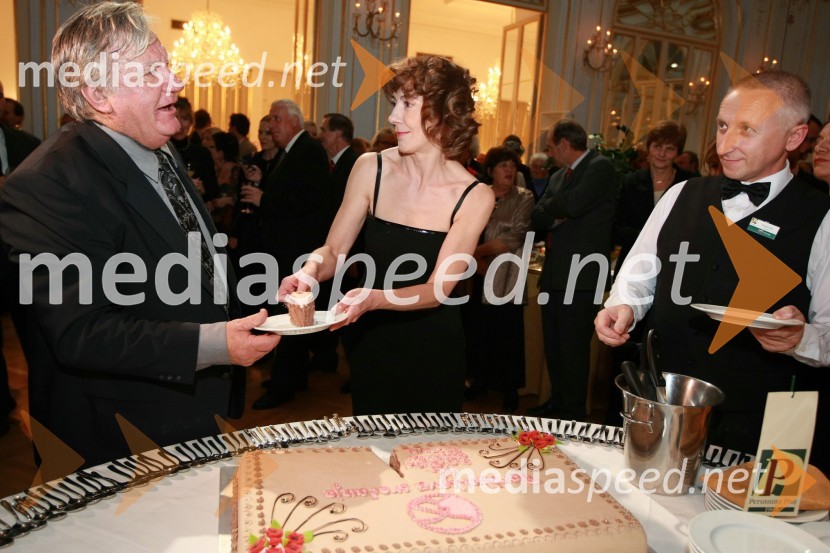 Tone Partljič, predsednik Sveta Borštnikovega srečanja in Silva Čušin, igralka in dobitnica Borštnikovega prstana 200742. Borštnikovo srečanje 2007, podelitev Borštnikovovega prstana