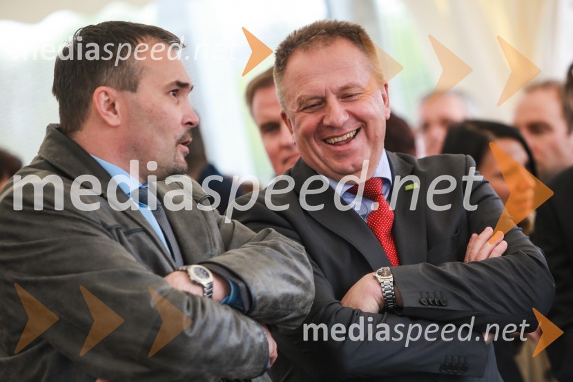 mag. Andrej Rihter, namestnik generalnega direktorja, Pošta Slovenije;  Zdravko Počivalšek, minister za gospodarski razvoj in tehnologijoPošta Slovenije odprla nov regijski center v Celju