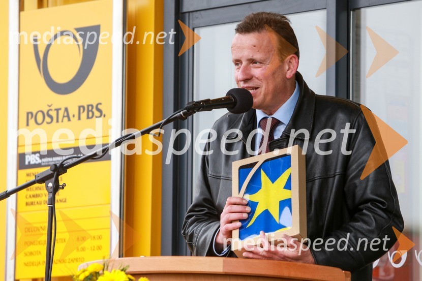  Bojan Šrot, župan MO CeljePošta Slovenije odprla nov regijski center v Celju