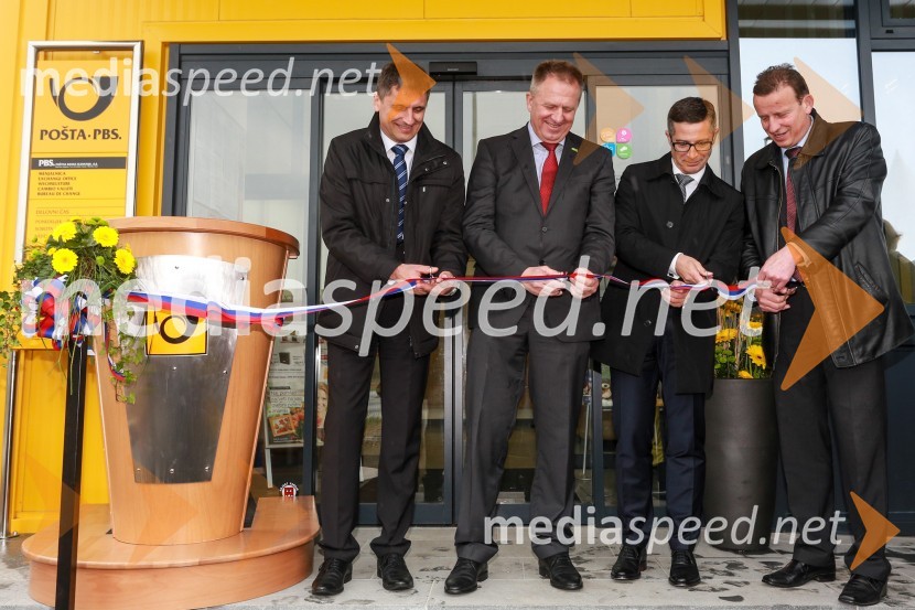  Cvetko  Sršen, direktor poslovne enote Celje,  Pošta Slovenije;  Zdravko Počivalšek, minister za gospodarski razvoj in tehnologijo; mag. Boris Novak, generalni direktor, Pošta Slovenije;  Bojan Šrot, župan MO CeljePošta Slovenije odprla nov regijski center v Celju