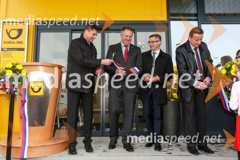  Cvetko  Sršen, direktor poslovne enote Celje,  Pošta Slovenije;  Zdravko Počivalšek, minister za gospodarski razvoj in tehnologijo; mag. Boris Novak, generalni direktor, Pošta Slovenije;  Bojan Šrot, župan MO CeljePošta Slovenije odprla nov regijski center v Celju