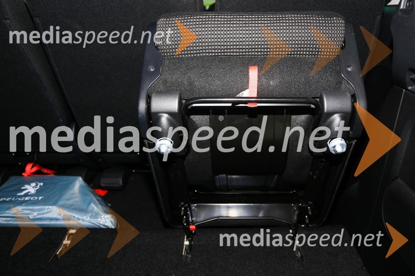 Peugeot Partner Tepee Allure 1.6 BlueHDi 120 EUR6, enostavna odstranitev sedeževPeugeot Partner Tepee Allure 1.6 BlueHDi 120 EUR6, mediaspeed test