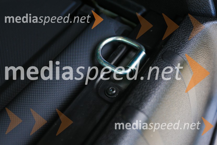 Peugeot Partner Tepee Allure 1.6 BlueHDi 120 EUR6, pritrditveni nastavki v prtljažnikuPeugeot Partner Tepee Allure 1.6 BlueHDi 120 EUR6, mediaspeed test