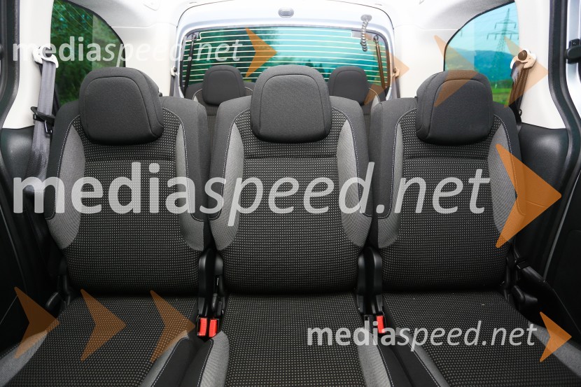 Peugeot Partner Tepee Allure 1.6 BlueHDi 120 EUR6, sedeži so ločeniPeugeot Partner Tepee Allure 1.6 BlueHDi 120 EUR6, mediaspeed test