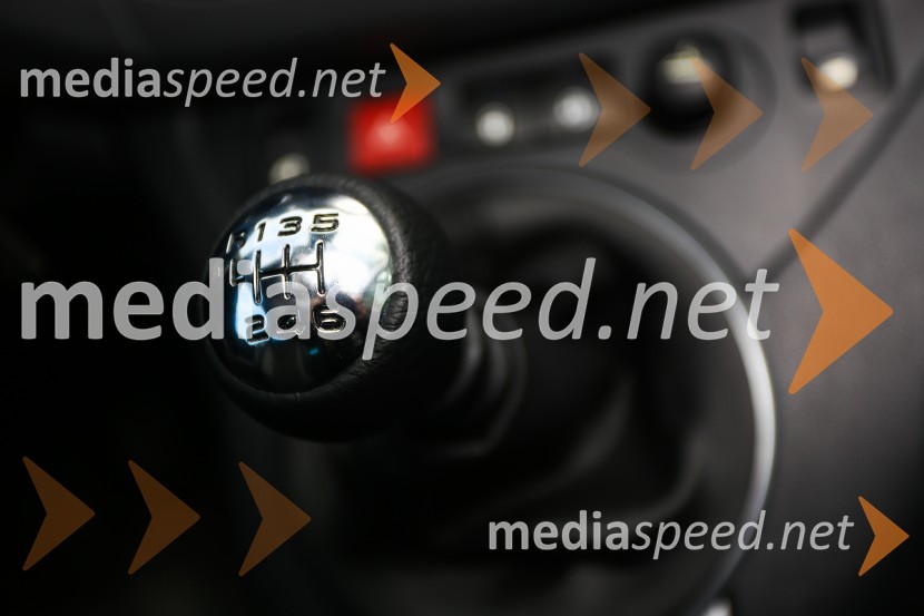 Peugeot Partner Tepee Allure 1.6 BlueHDi 120 EUR6, 6-stopenjski ročni menjalnikPeugeot Partner Tepee Allure 1.6 BlueHDi 120 EUR6, mediaspeed test