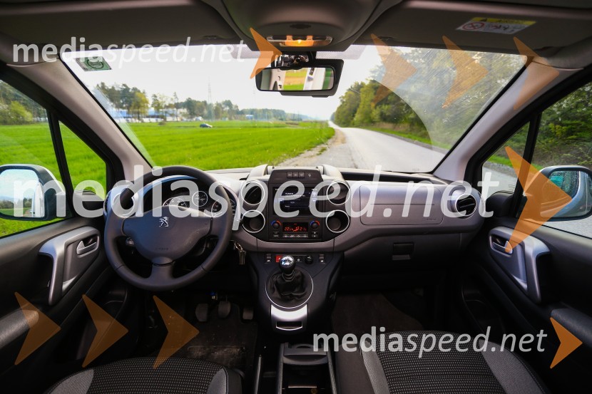 Peugeot Partner Tepee Allure 1.6 BlueHDi 120 EUR6, notranjostPeugeot Partner Tepee Allure 1.6 BlueHDi 120 EUR6, mediaspeed test