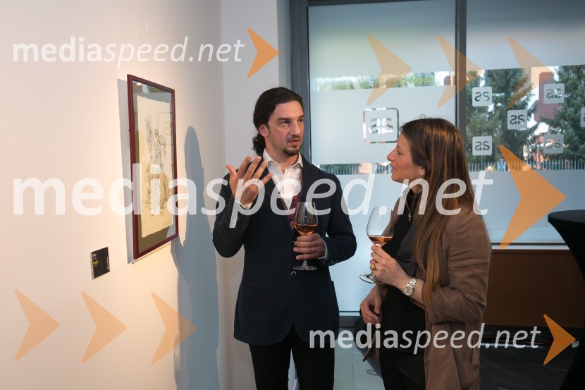  Arshak  Sarkissian, armenski slikar, kipar in grafik;  Sara  Stepanjan, častna konzulka Republike Armenije v SlovenijiOdprtje razstave Sodobni človek - Contemporary man v AS Galeriji