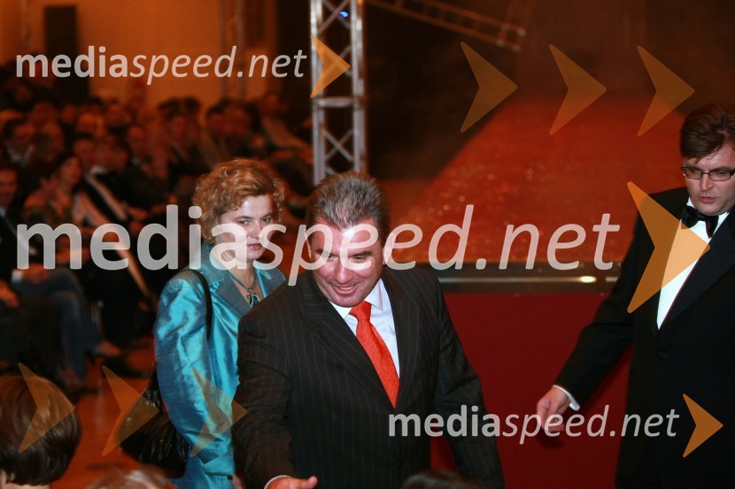 Mag. Andrej Vizjak, minister za gospodarstvo z ženoModna revija Lisca-spodnje perilo in kopalke pomlad-poletje 2008