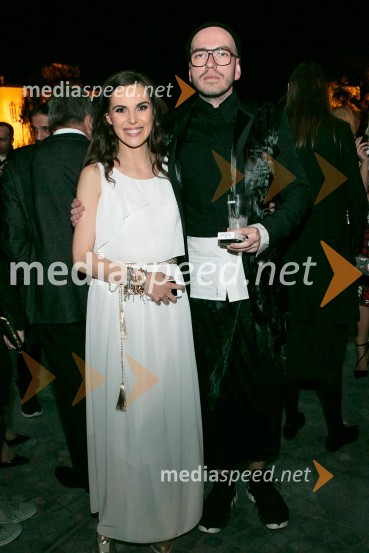  Ula  Furlan, igralka, voditeljica;  Peter Movrin, modni oblikovalecLjubljana fashion week 2016, 1. dan, obiskovalci