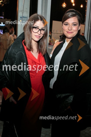  Zarja  Predin, stilistka in kostumografinja;  Ana Lazovski, oblikovalka klobukov in maskerkaLjubljana fashion week 2016, 1. dan, obiskovalci