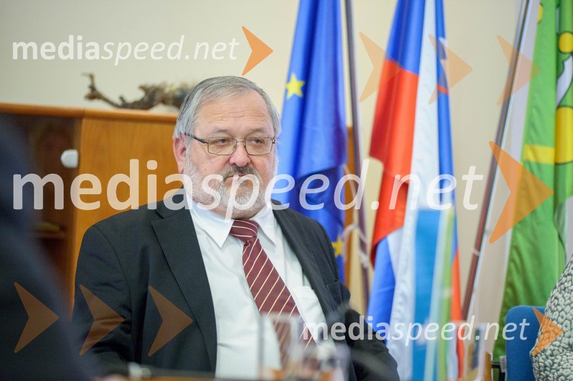 prof. dr. Igor Tičar, rektor, Univerza v MariboruUniverza v Mariboru, podpis sporazuma z Občino Šentilj