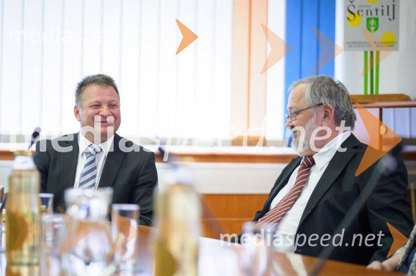   Štefan Žvab, župan občine Šentilj; prof. dr. Igor Tičar, rektor, Univerza v MariboruUniverza v Mariboru, podpis sporazuma z Občino Šentilj