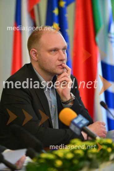  Mitja Čander, pisatelj in kulturnikLendava ima potencial za Evropsko prestolnico kulture 2015