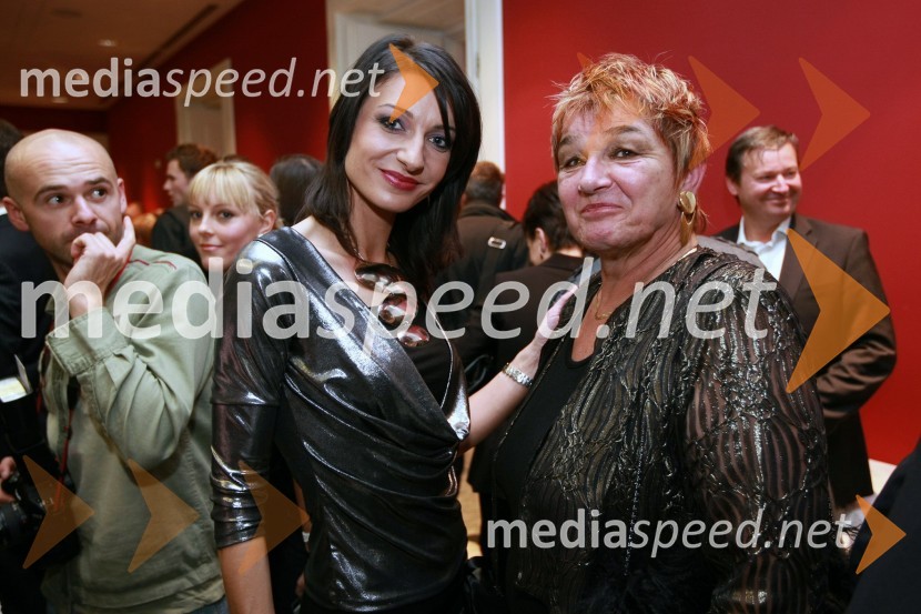 Tamara Busar, vodja marketinga pri Lisci d.d. in ...Modna revija Lisca-spodnje perilo in kopalke pomlad-poletje 2008