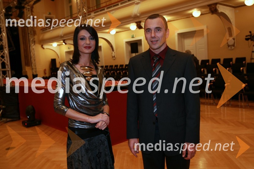 Tamara Busar, vodja marketinga pri Lisci d.d. in Goran Kodelja, generalni direktor Lisce d.d.Modna revija Lisca-spodnje perilo in kopalke pomlad-poletje 2008
