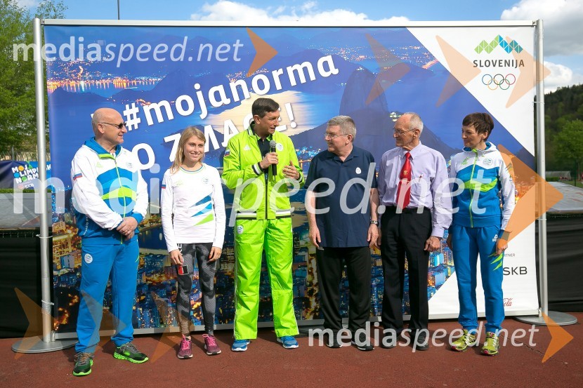  Bogdan Gabrovec, predsednik Olimpijskega komiteja Slovenije, predsednik Judo zveze Slovenije;  Maruša Mišmaš, atletinja;  Borut Pahor, predsednik Republike Slovenije;  Thomas Bach, predsednik, Mednarodni olimpijski komite;  Miroslav Cerar, nekdanji gimnastičar, predsednik Odbora za podeljevanje Bloudkovih priznanj; prof. dr. Maja Makovec Brenčič, ministrica za izobraževanje, znanost in športPredsednik MOK-a Thomas Bach na obisku v Sloveniji