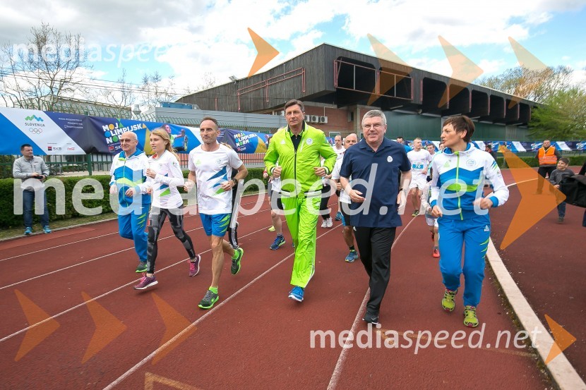  Bogdan Gabrovec, predsednik Olimpijskega komiteja Slovenije, predsednik Judo zveze Slovenije;  Maruša Mišmaš, atletinja;  Roman Kejžar, atlet;  Borut Pahor, predsednik Republike Slovenije;  Thomas Bach, predsednik, Mednarodni olimpijski komite; prof. dr. Maja Makovec Brenčič, ministrica za izobraževanje, znanost in športPredsednik MOK-a Thomas Bach na obisku v Sloveniji