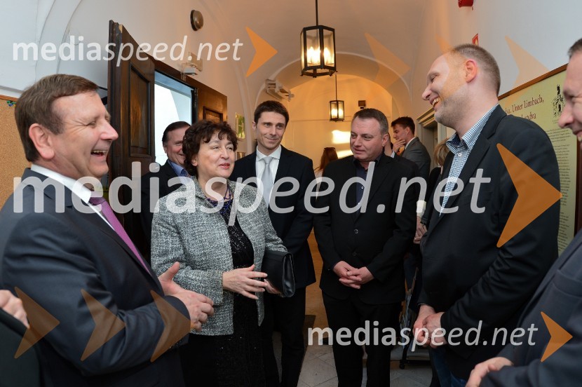 mag. Anton Balažek, župan občine Lendava; mag. Julijana Bizjak Mlakar, ministrica za kulturo;  Dubravko Baumgartner, programski vodja likovne dejavnosti v Galeriji-Muzej Lendava;  ... ;  Mitja Čander, pisatelj in kulturnikJoan Miró, otvoritev razstave grafik