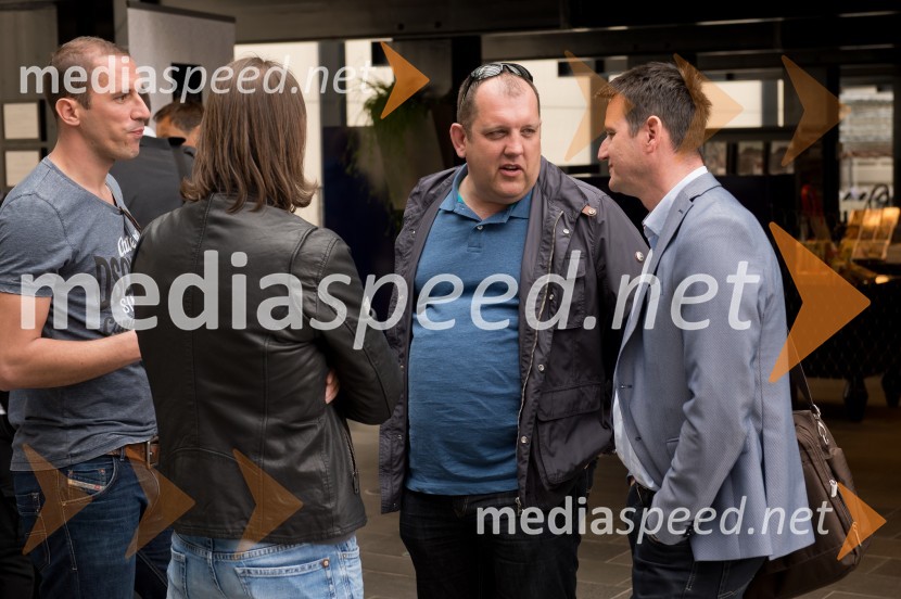 Volvo S90, slovenska statična predstavitev