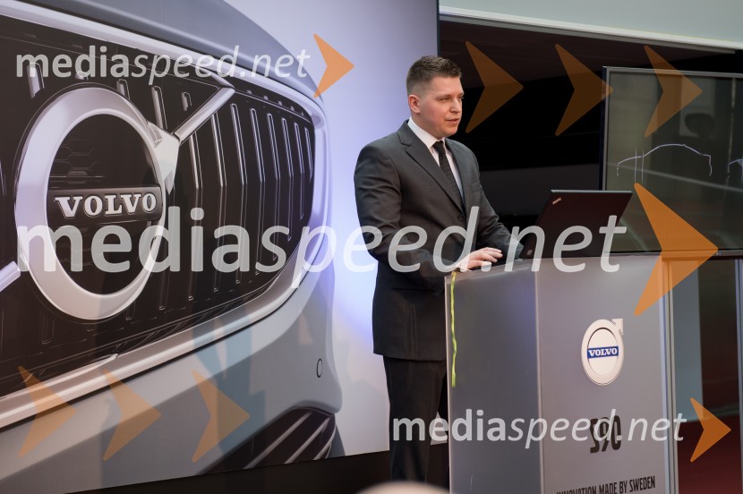 Volvo S90, slovenska statična predstavitev