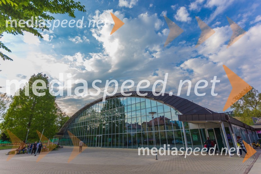 Mariborska dvorana LuknaDobrodelna nogometna tekma za otroke Mladinskega doma Maribor