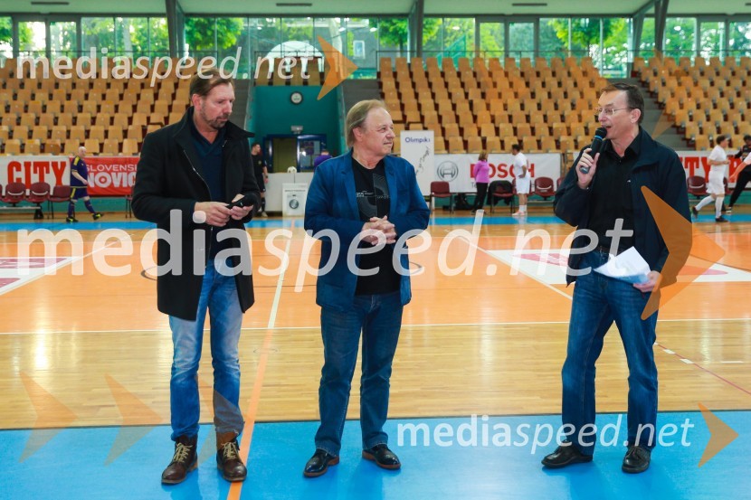  Gianni Rijavec, glasbenik;  Alfi Nipič, pevec; dr. Andrej Stare, televizijski komentatorDobrodelna nogometna tekma za otroke Mladinskega doma Maribor