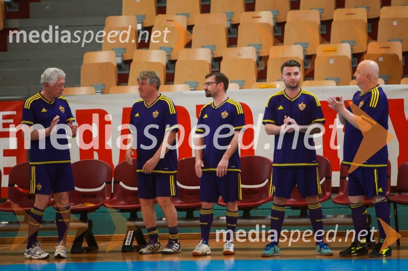  Tone Vogrinec, športni in smučarski funkcionar;  ... ;  ... ;  ... ;  ... Dobrodelna nogometna tekma za otroke Mladinskega doma Maribor