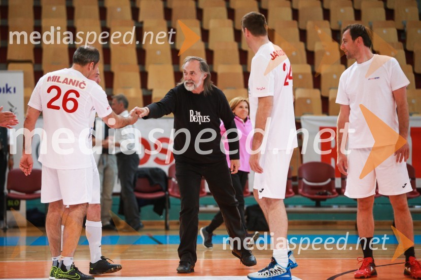  Darko  Milanič, trener NK Maribor;  Dragan  Bulič, glasbeni urednik;  Goran Jagodnik, nekdanji košarkar;  ... Dobrodelna nogometna tekma za otroke Mladinskega doma Maribor