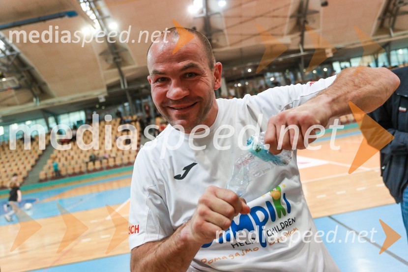  Dejan Zavec, nekdanji boksarDobrodelna nogometna tekma za otroke Mladinskega doma Maribor