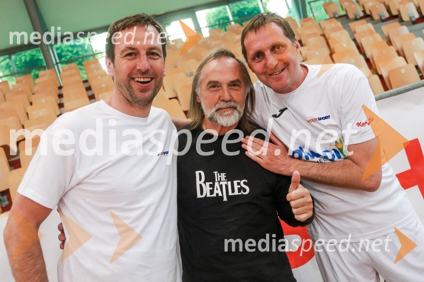  ... ;  Dragan  Bulič, glasbeni urednik;  Rok Tamše, novinarDobrodelna nogometna tekma za otroke Mladinskega doma Maribor