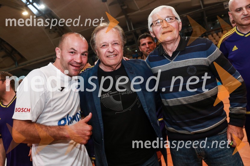  Dejan Zavec, nekdanji boksar;  Alfi Nipič, pevec;  ... Dobrodelna nogometna tekma za otroke Mladinskega doma Maribor