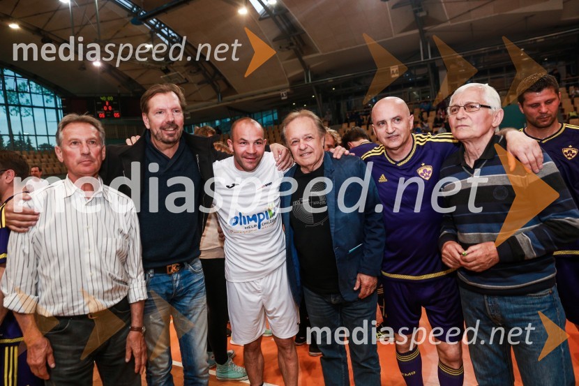  Vili Ameršek, nekdanji nogometaš;  Gianni Rijavec, glasbenik;  Dejan Zavec, nekdanji boksar;  Alfi Nipič, pevec;  ... ;  ... Dobrodelna nogometna tekma za otroke Mladinskega doma Maribor