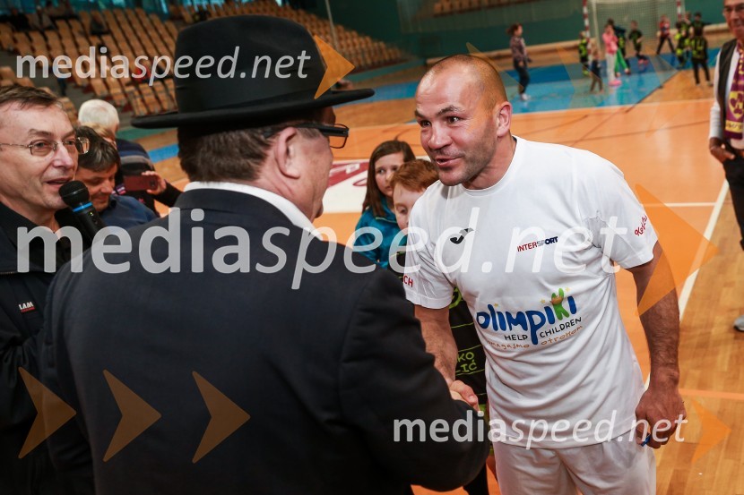 dr. Andrej Fištravec, župan, Mestna občina Maribor;  Dejan Zavec, nekdanji boksarDobrodelna nogometna tekma za otroke Mladinskega doma Maribor